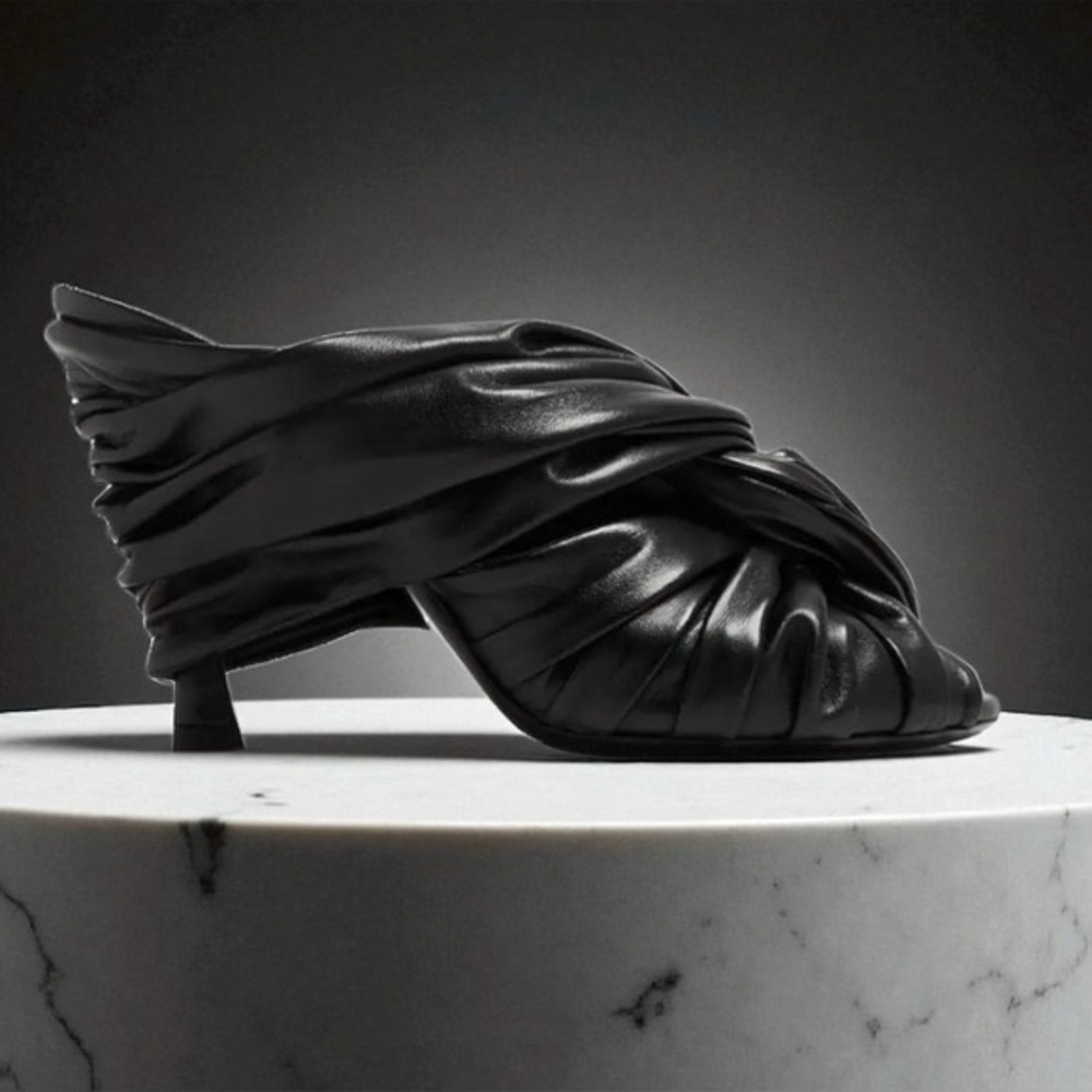 Givenchy Women’s Show Twist Leather Mule Pumps Black